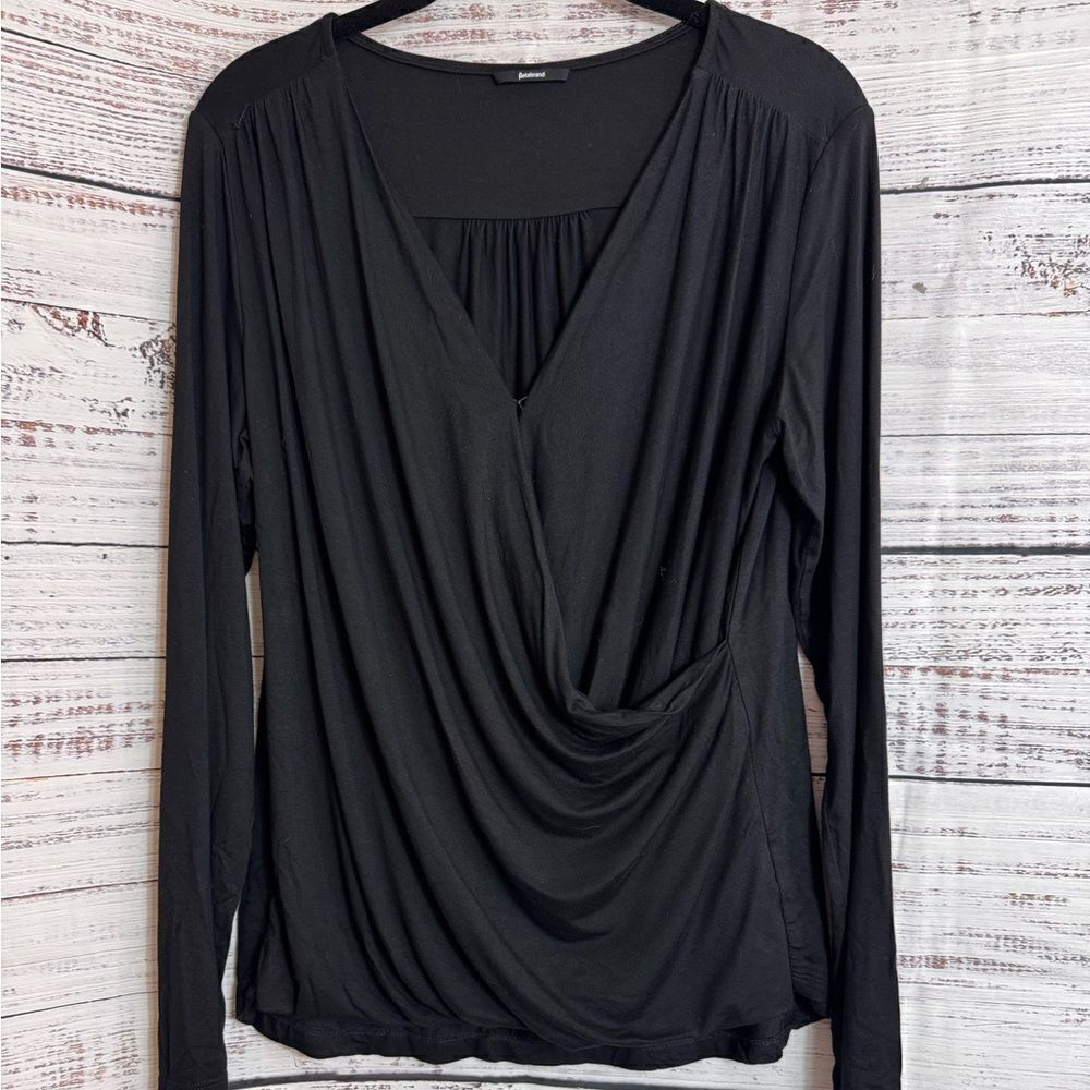 BetaBrand Top Womens size Small Faux Wrap Black classic Blouse Wrinkle Resistant